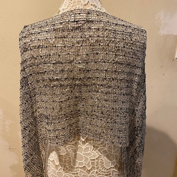 Geri C New York Gray Poncho with Sequins - One Size - Picture 6 of 7